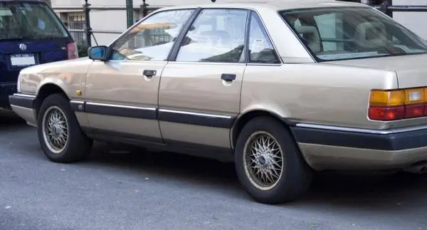 Audi 200 (C3, Typ 44,44Q)-0