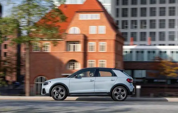 Audi A1 allstreet (GB)-4