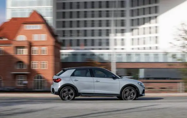 Audi A1 allstreet (GB)-5