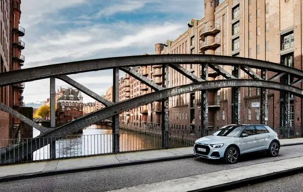 Audi A1 allstreet (GB)-1
