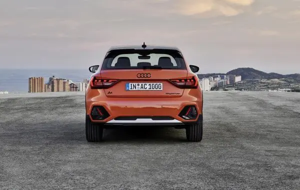 Audi A1 citycarver (GB)-1