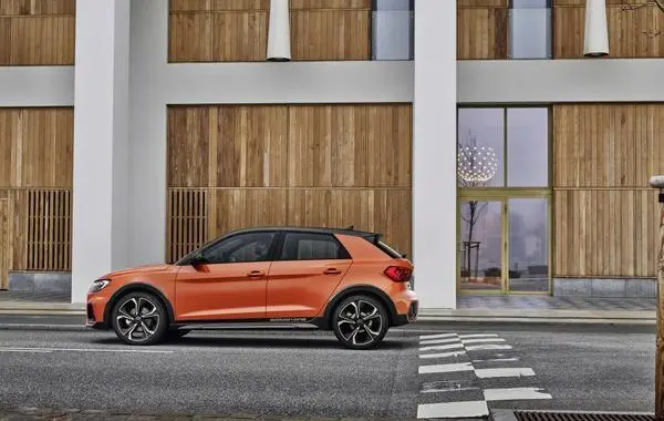 Audi A1 citycarver (GB)-8