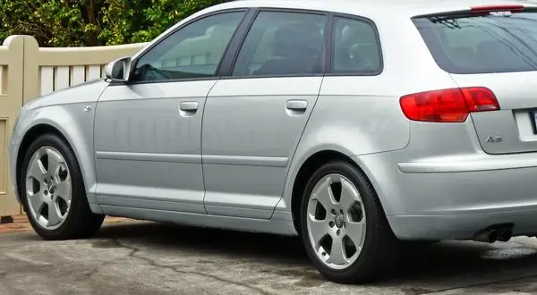 Audi A3 Sportback (8PA)-2
