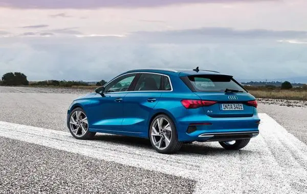 Audi A3 Sportback (8Y)-0