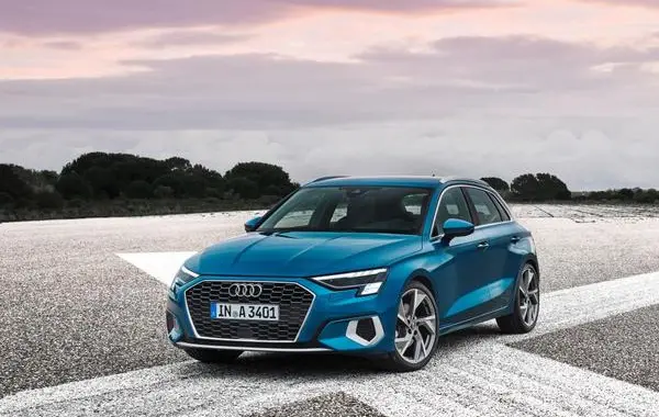 Audi A3 Sportback (8Y)-1