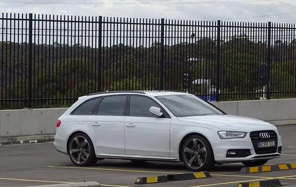 Audi A4 Avant (B8 8K, facelift 2011)-10