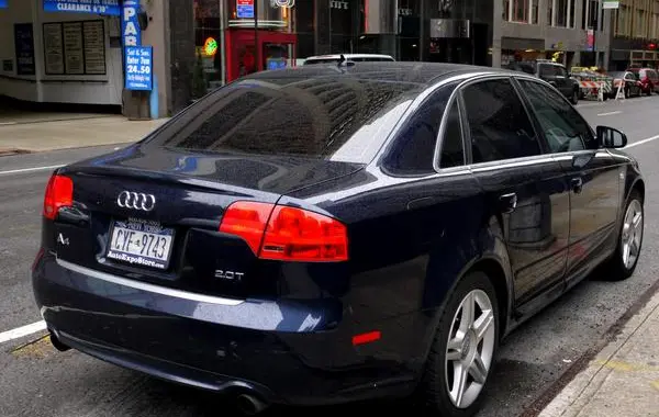 Audi A4 (B7 8E)-4