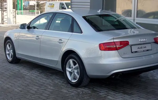 Audi A4 (B8 8K, facelift 2011)-2