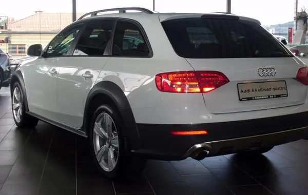 Audi A4 allroad (B8 8K)-1