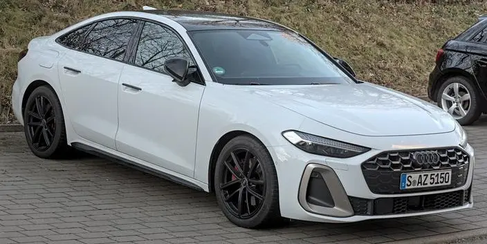 Audi A5 Sedan (B10)-18