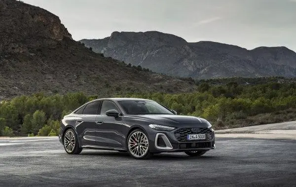 Audi A5 Sedan (B10)