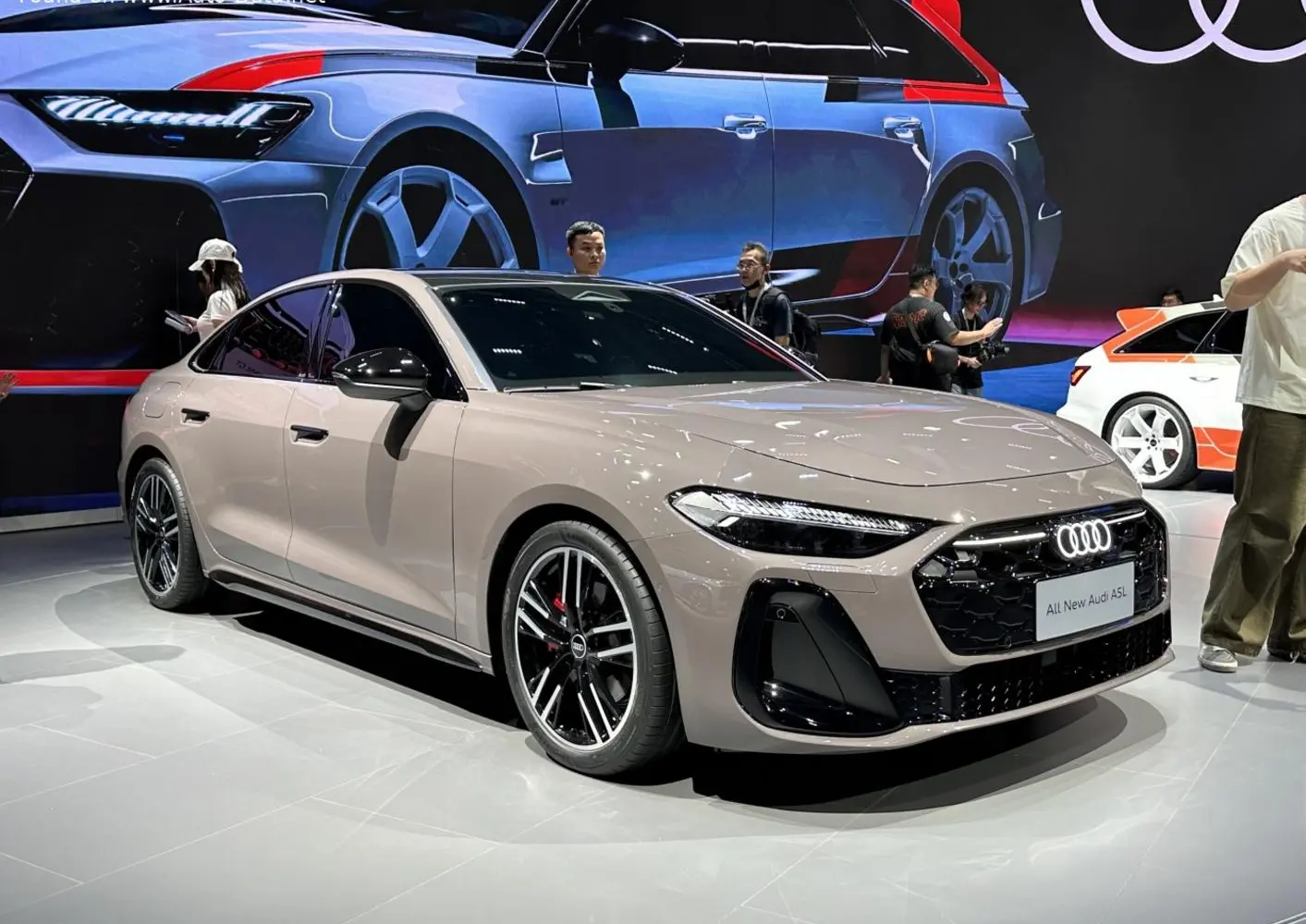 Audi A5L Sedan (B10)-0