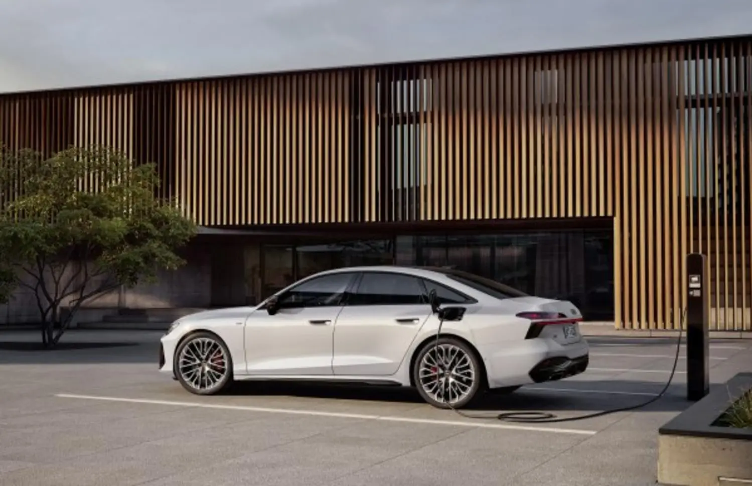 Audi A6 Limousine (C9)-18