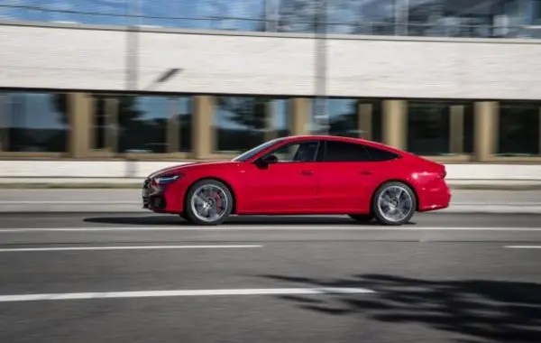 Audi A7 Sportback (C8)-2