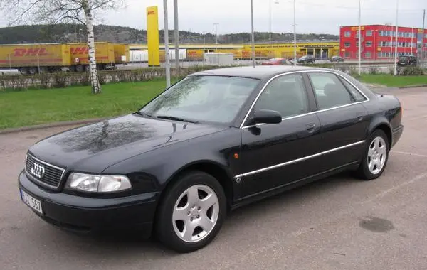 Audi A8 (D2, 4D)-0