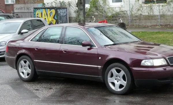 Audi A8 (D2, 4D)-6