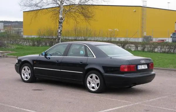 Audi A8 (D2, 4D)-1