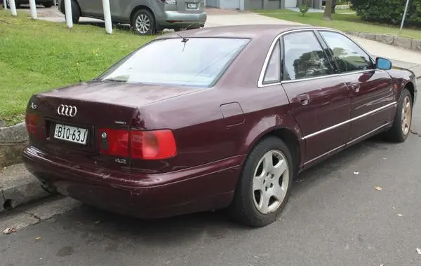 Audi A8 (D2, 4D)-4
