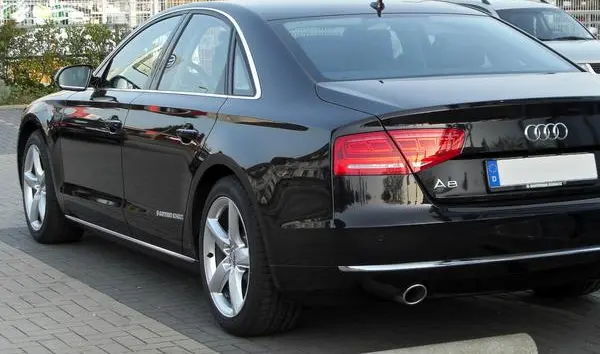 Audi A8 (D4, 4H)-4