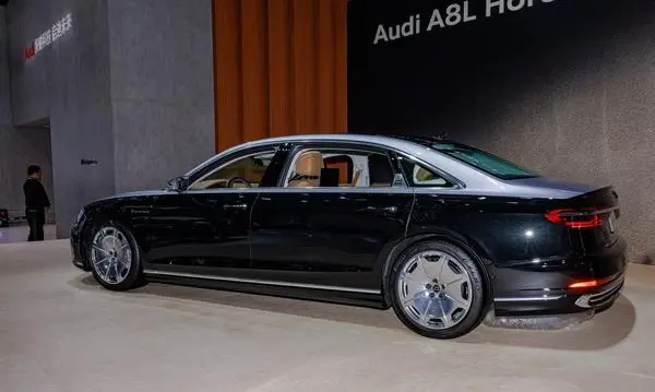 Audi A8L Horch (D5, facelift 2021)-2