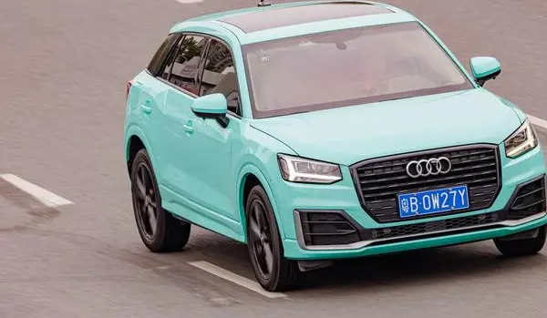 Audi Q2L-6