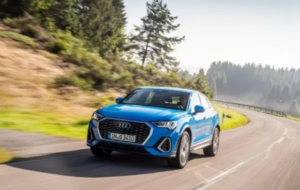 Audi Q3 II Sportback (F3)-4