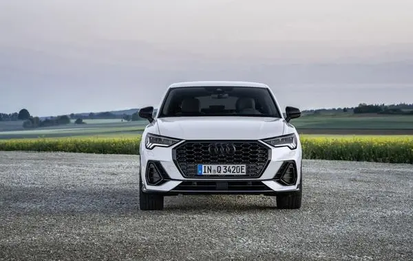 Audi Q3 II Sportback (F3)-8
