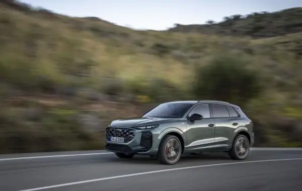 Audi Q3 III (FJ)-4