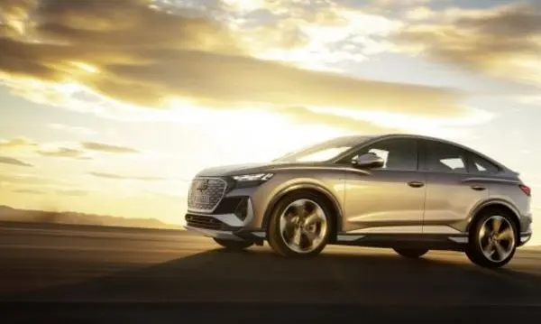 Audi Q4 Sportback e-tron-1