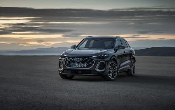 Audi Q5 III (GU)-1