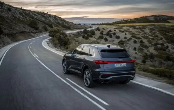 Audi Q5 III (GU)-6