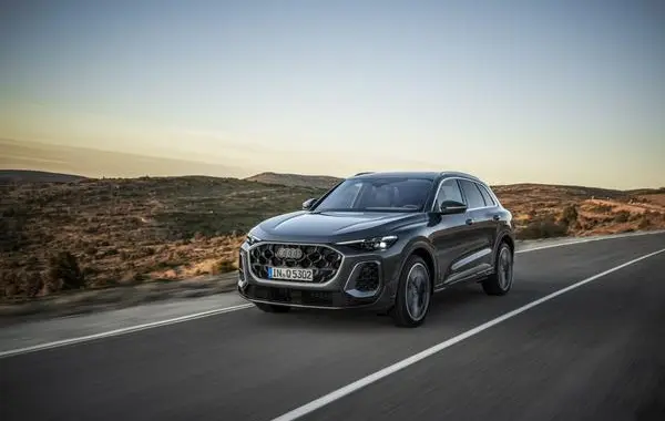 Audi Q5 III (GU)-4