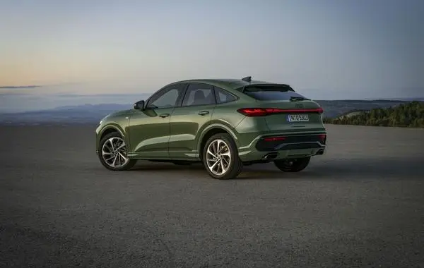 Audi Q5 III Sportback (GU)-0
