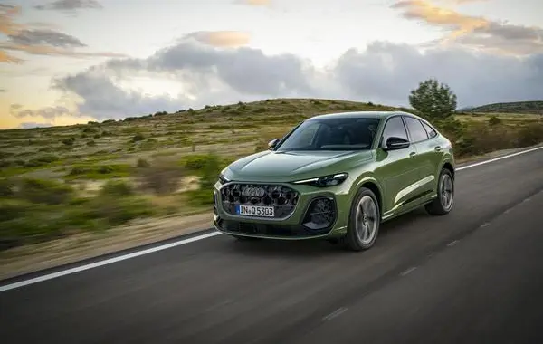 Audi Q5 III Sportback (GU)-1