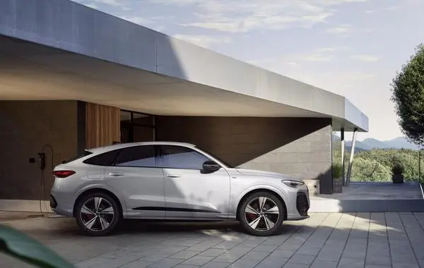 Audi Q5 III Sportback (GU)-1