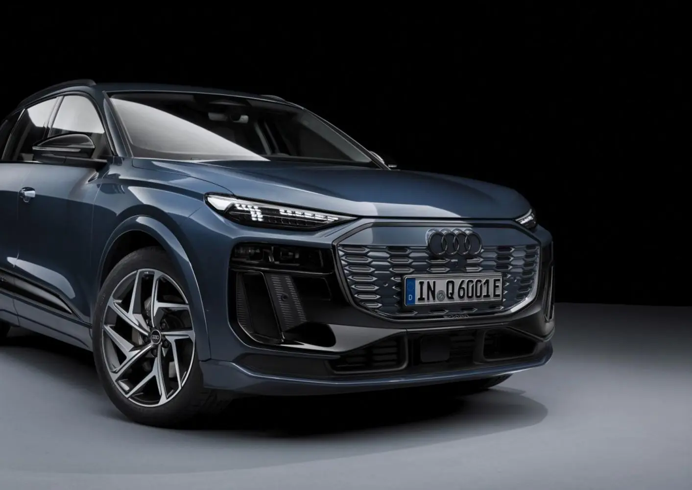 Audi Q6 e-tron (GF)-1