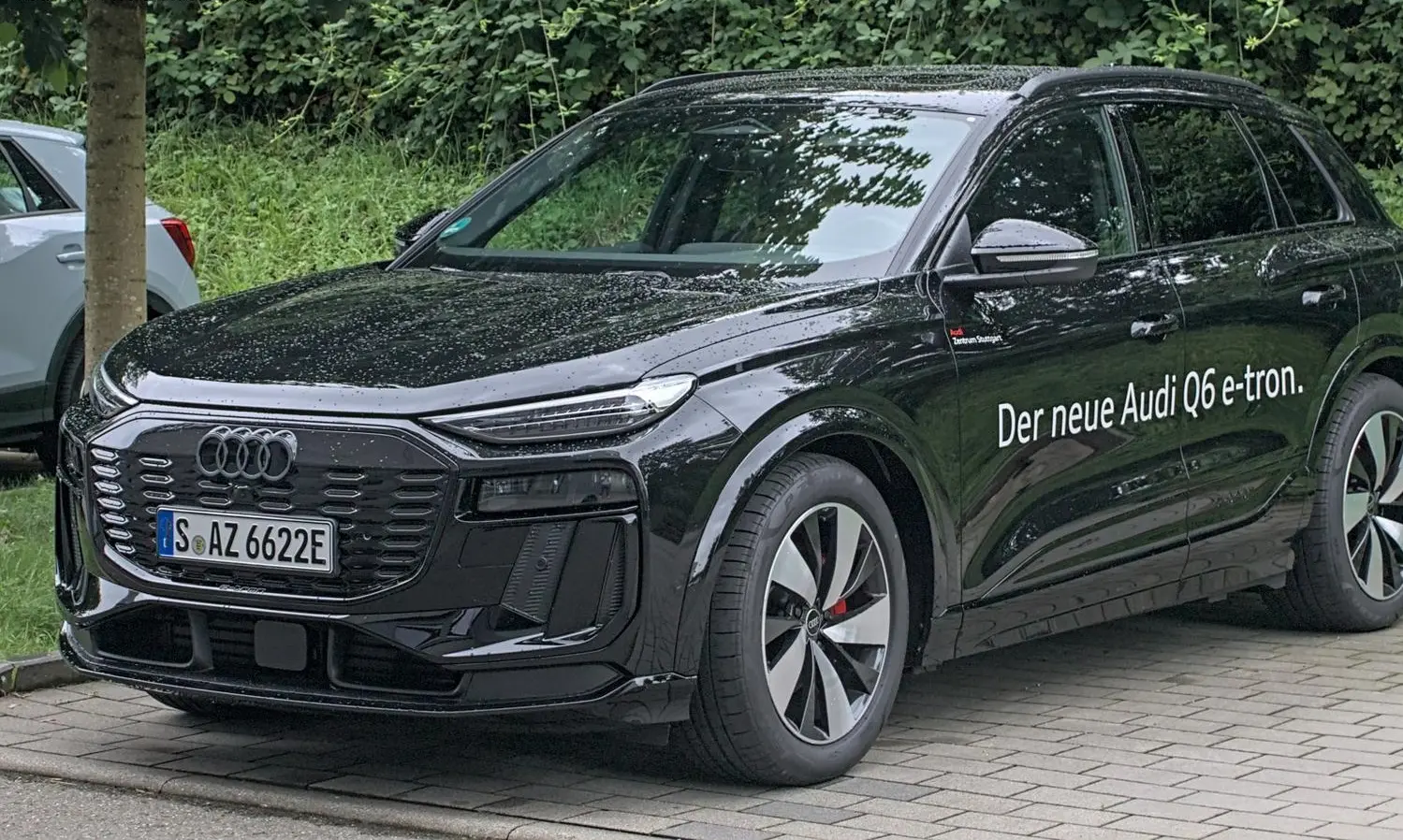 Audi Q6 e-tron (GF)-2