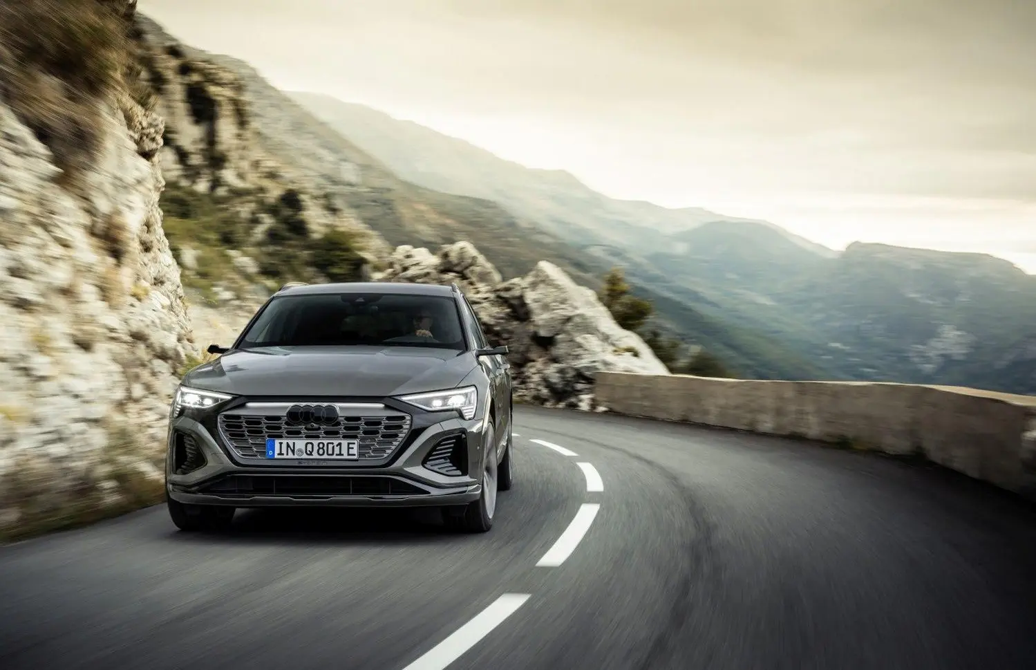 Audi Q8 e-tron-3