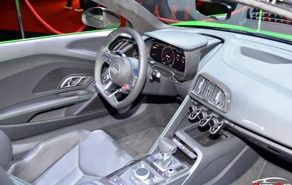 Audi R8 II Spyder (4S)-3