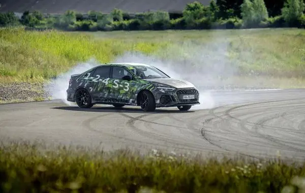 Audi RS3 Sedan (8Y)-4