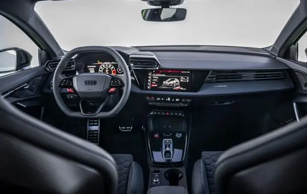 Audi RS3 Sportback (8Y, facelift 2024)-1