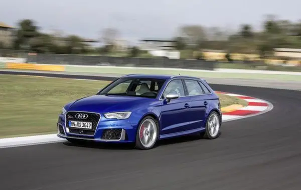 Audi RS3 sportback (8VA)