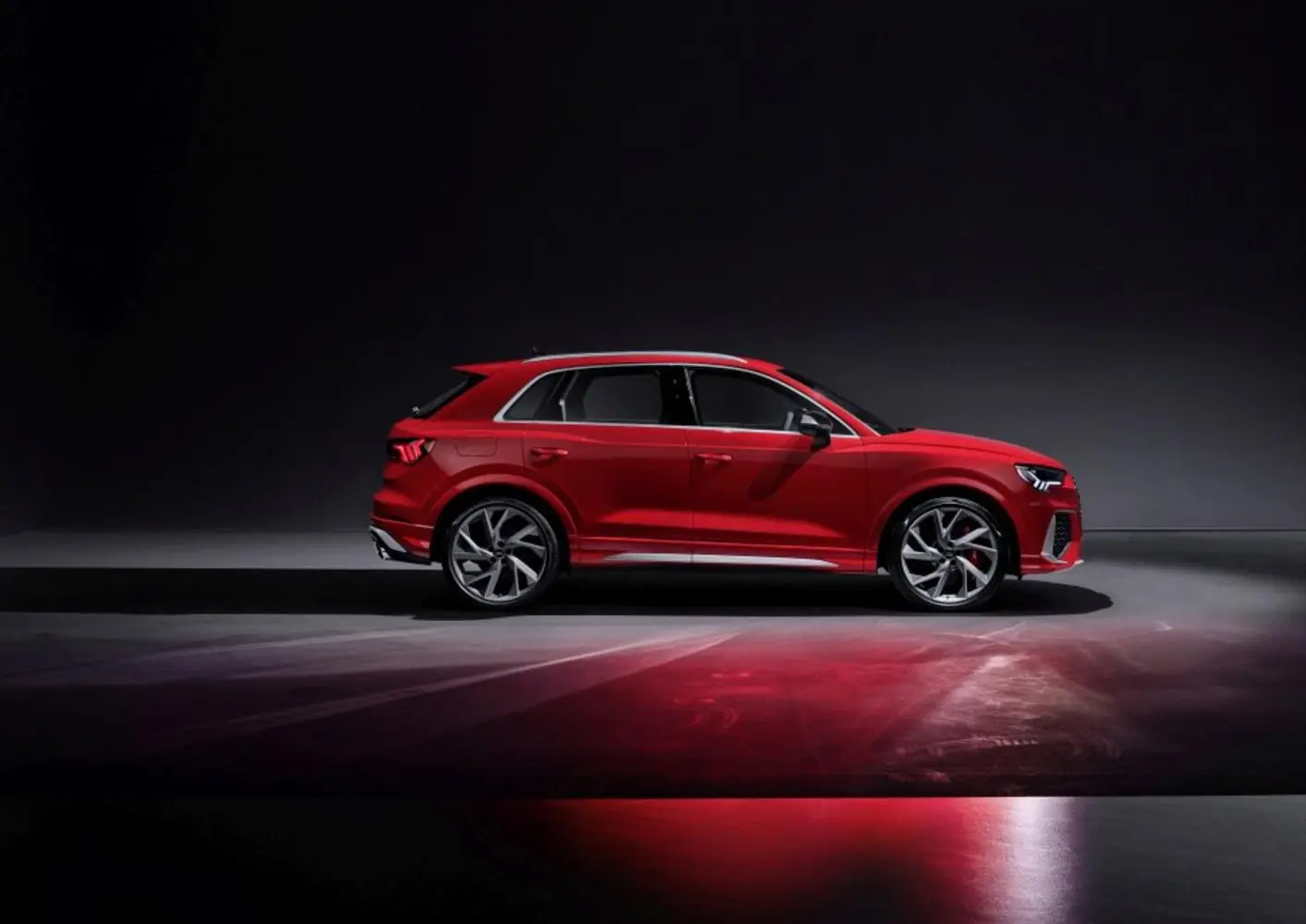Audi RSQ3 (F3)-6