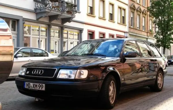 Audi S4 Avant (4A,C4)