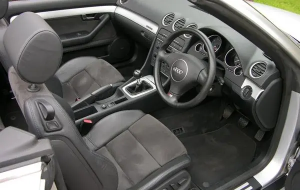 Audi S4 Cabriolet (8E,B6)-5