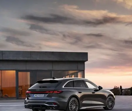 Audi S5 Avant (B10)-3