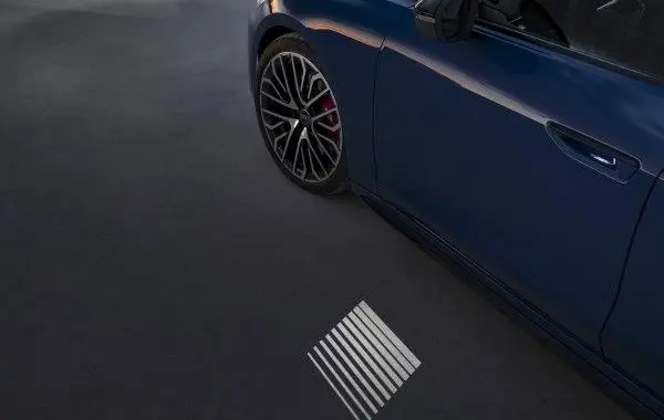 Audi S5 Sedan (B10)-3