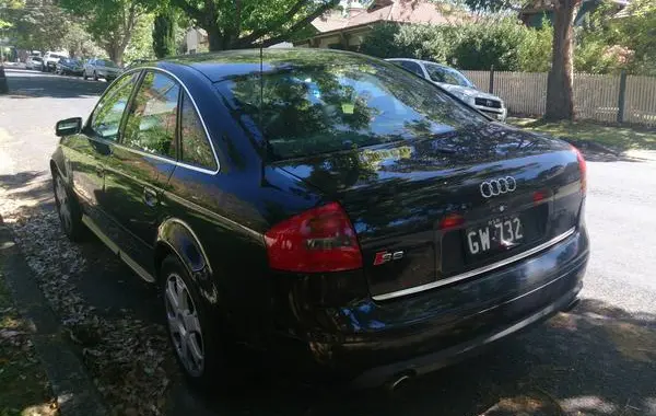 Audi S6 (4B,C5)-5