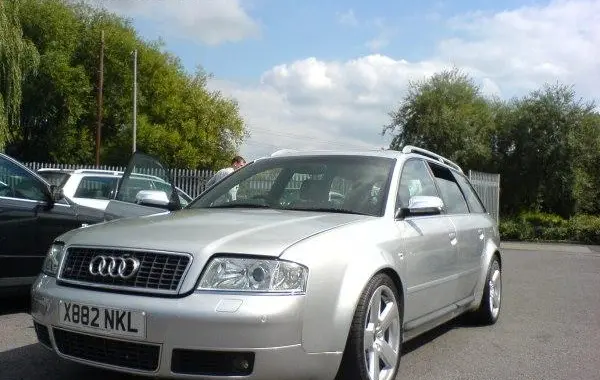 Audi S6 Avant (4B,C5)