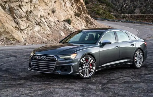 Audi S6 (C8)-2